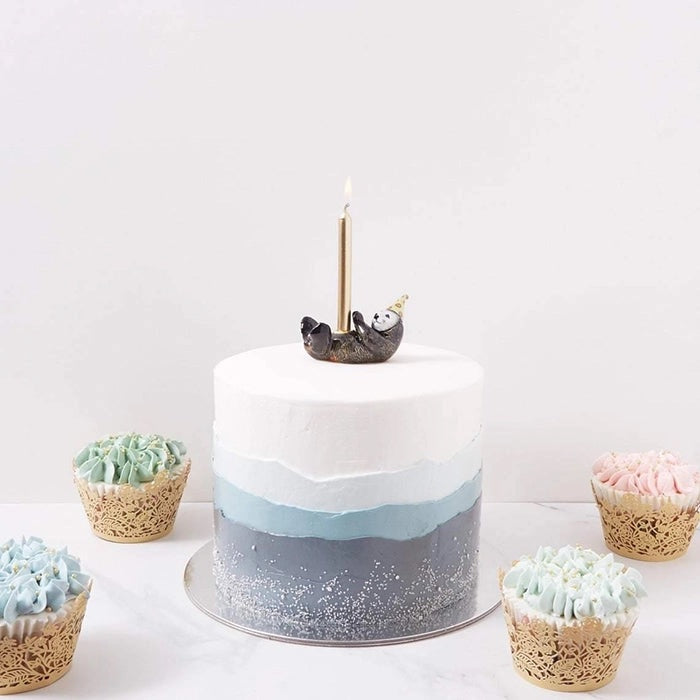 Cake Topper Otter on Cake
