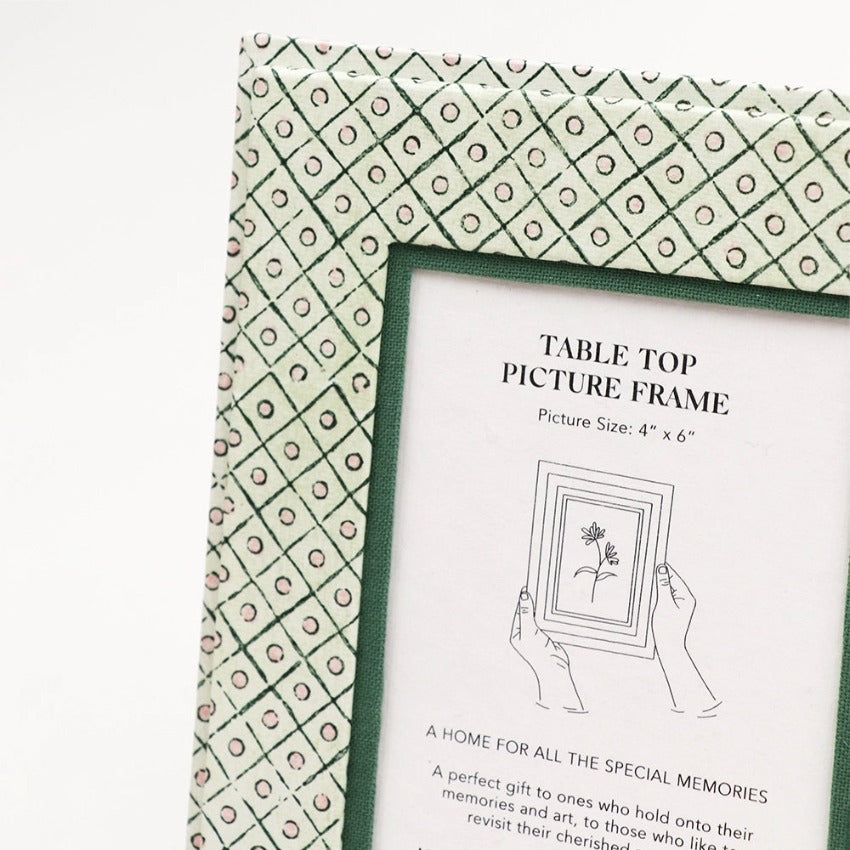 Paper Frame - Green Dot & Grid